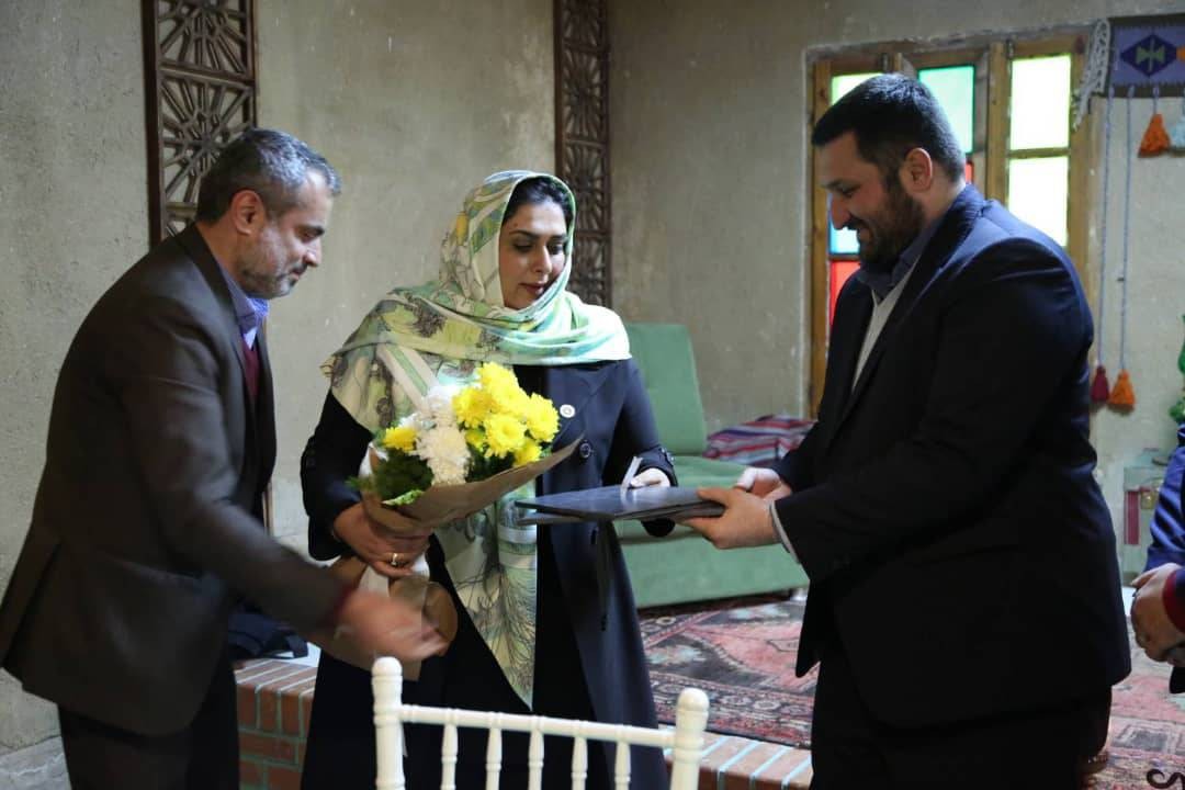 بهره‌گیری از ایده‌های خلاقانه در کافه کارآفرینی با ایجاد کمیته صنایع‌دستی در البرز