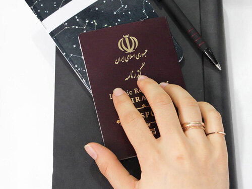 کمیسیون حقوقی مجلس مصوبه‌ای درباره لزوم کسب اجازه همه زنان جهت خروج از کشور نداشته است