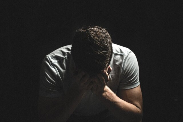 چرا با تغییر فصل احساس افسردگی عود می‌کند؟