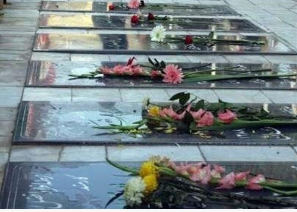 رستمیان :میهمانی لاله ها در ۱۵۸ گلزار شهدای استان البرز برگزار شد.