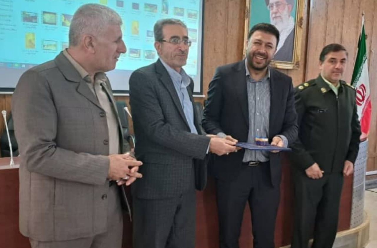 تجلیل از شهردار مِهِستان در نشست خادمین اربعین حسینی
