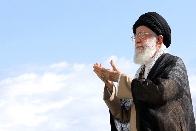 مقام معظم رهبری: قوای سه‌گانه مانع هم نشوند و راه را برای یکدیگر باز و هموار کنند