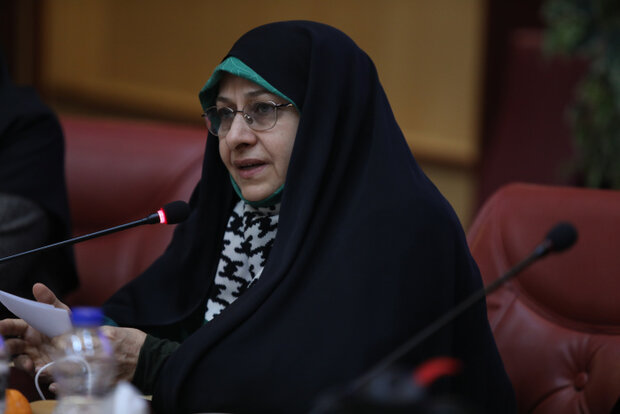 لزوم حرکت تکاملی متعادل با استفاده از نگاه توأمان زنانه و مردانه