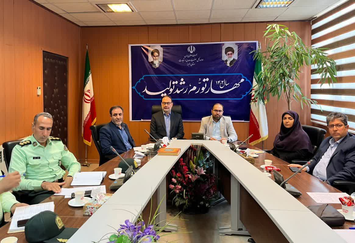 ربیعی :ورود کالاهای غیرقانونی رقیب تولیدات داخلی در سطح عرضه، مانع جدی رشد تولید است