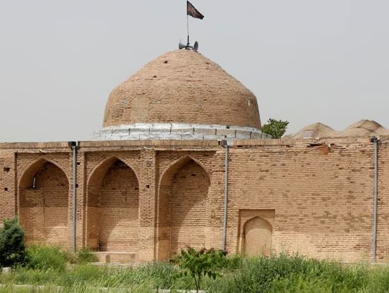 حفظ معماری امامزادگان تاریخی بالا نگه‌داشتن پرچم تاریخ تشیع در کشور است