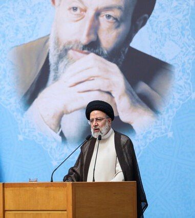 رییسی در همایش بزرگداشت هفته قوه قضاییه : در جایگاه تصمیم‌گیری باید از حق تبعیت کرد
