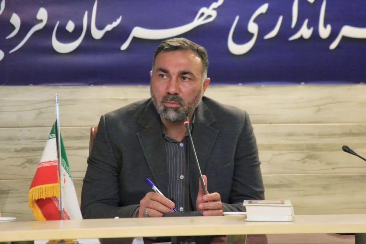 فرماندار فردیس :مشکل قطعی آب در شهرستان به زودی حل می شود