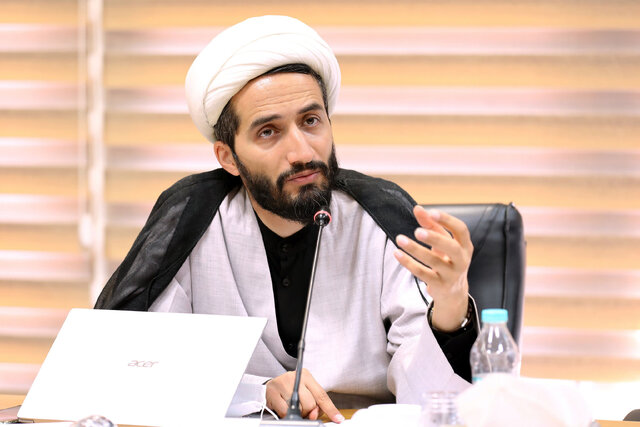 کتابهای درسی ایرانی شد