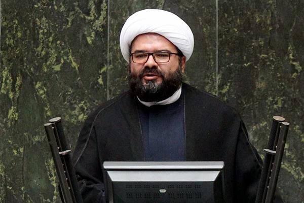 انتقاد نیک‌بین از تاخیر در پرداخت وام ازدواج
