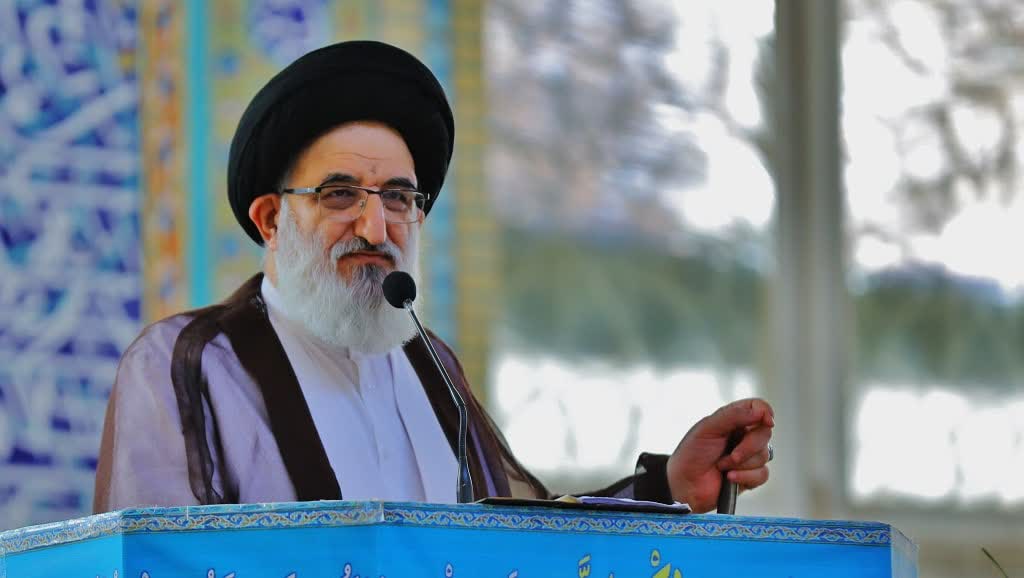 آیت‌الله حسینی همدانی :دنبال نماینده‌ای باشید که از جنس مردم باشد