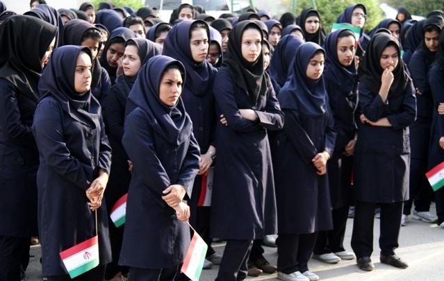 شرایط تحصیل دختران متاهل در مدارس روزانه