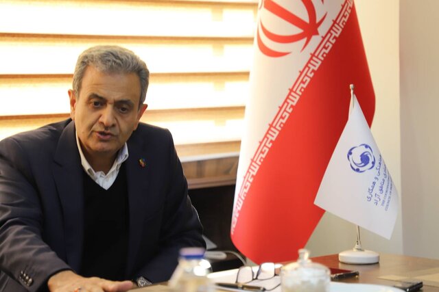 نیمی از جمعیت ساکن در مناطق آزاد شاغل هستند