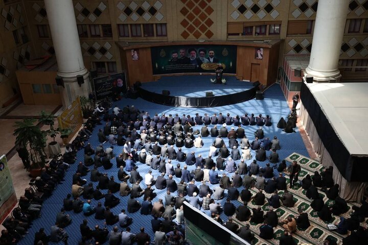 مراسم یادبود رییس جمهور و همراهانش با حضور وزیر ورزش