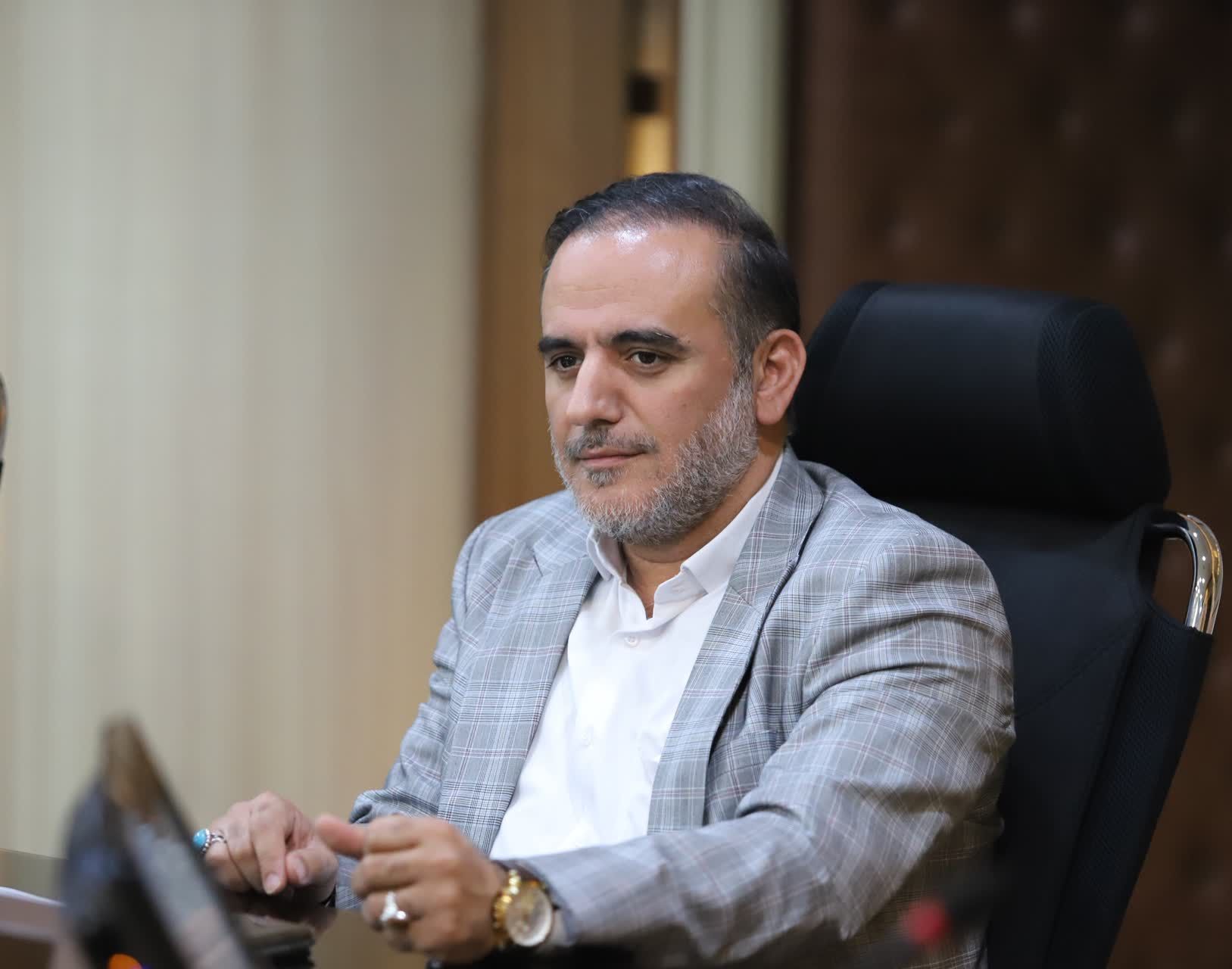 تکریم و تعظیم در برابر رسالت معلمین وظیفه همه ماست