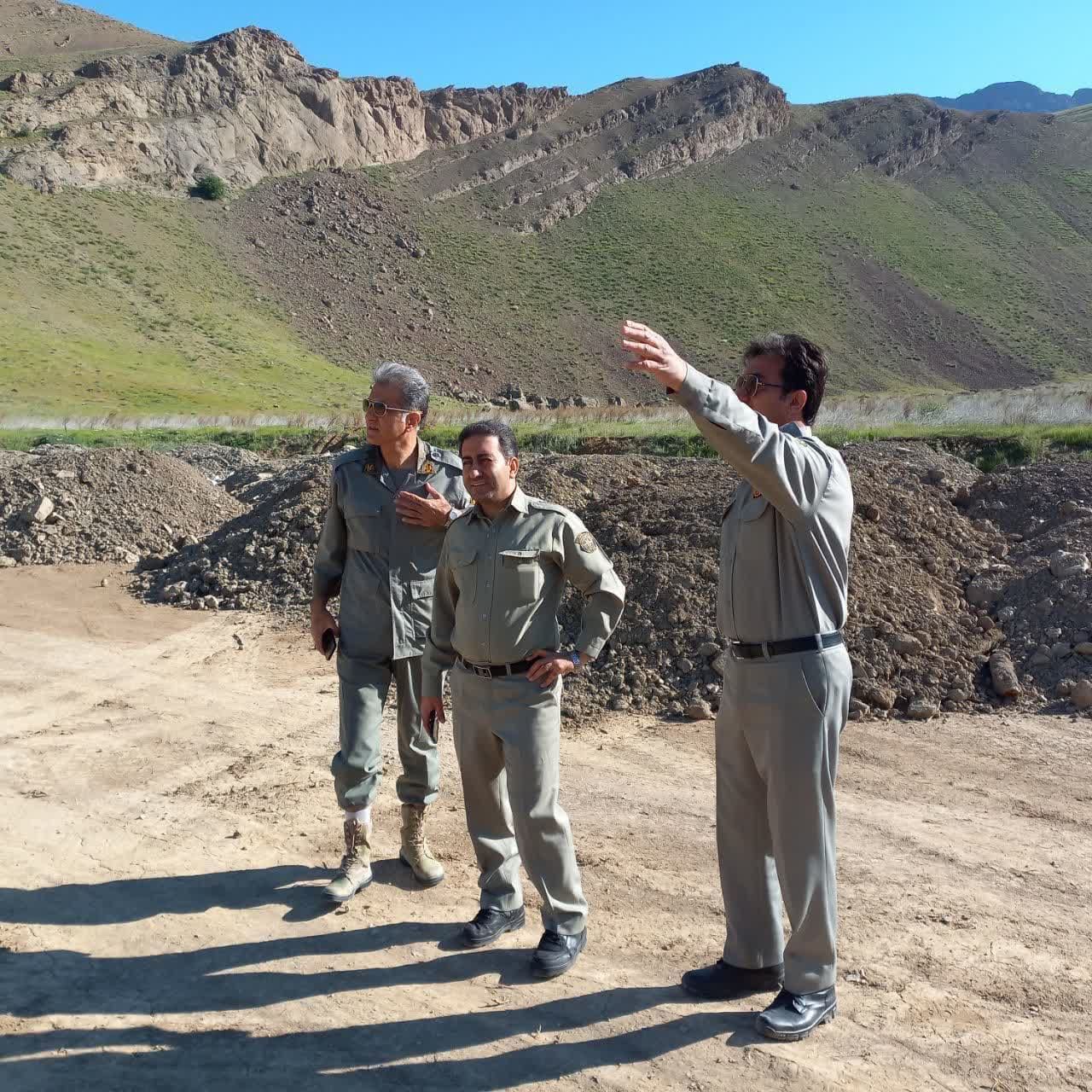 بازدید از محل دپو واریزه های ناشی از سیل خرداد در محدوده روستای سرزیارت.