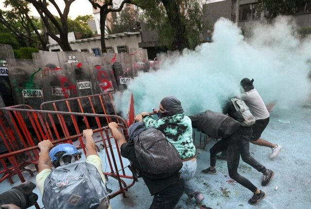 اعتراض حامیان فلسطین با حمله به سفارت اسراییل در مکزیک