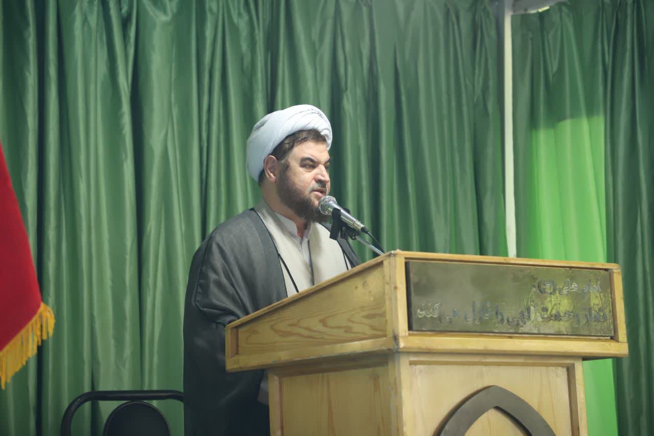 امام جمعه کمالشهر: اصول و مسائل محوری کشور اقتصاد و معیشت  است.