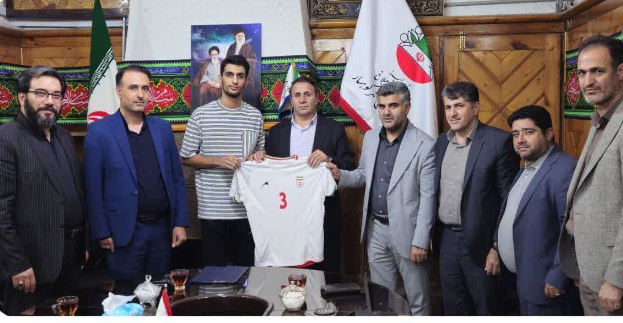 تقدیر مدیریت شهری کوهسار ازخلیلوند ورزشکار تیم ملی فوتسال ایران