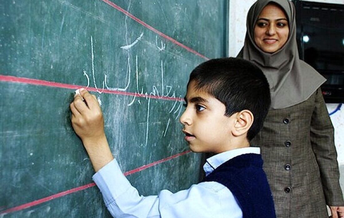 صدور احکام رتبهبندی ۱۲۶هزار معلم بازنشسته