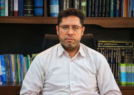 غذادهی به سگ‌های ولگرد خیانت به محیط زیست است یا محبت