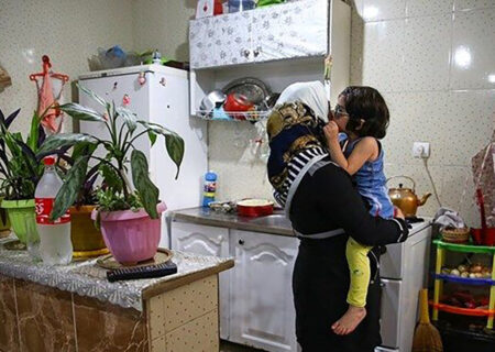 «کارِ بدون دستمزد» و برچسب «بیکاری» روی دوش زنان خانه‌دار