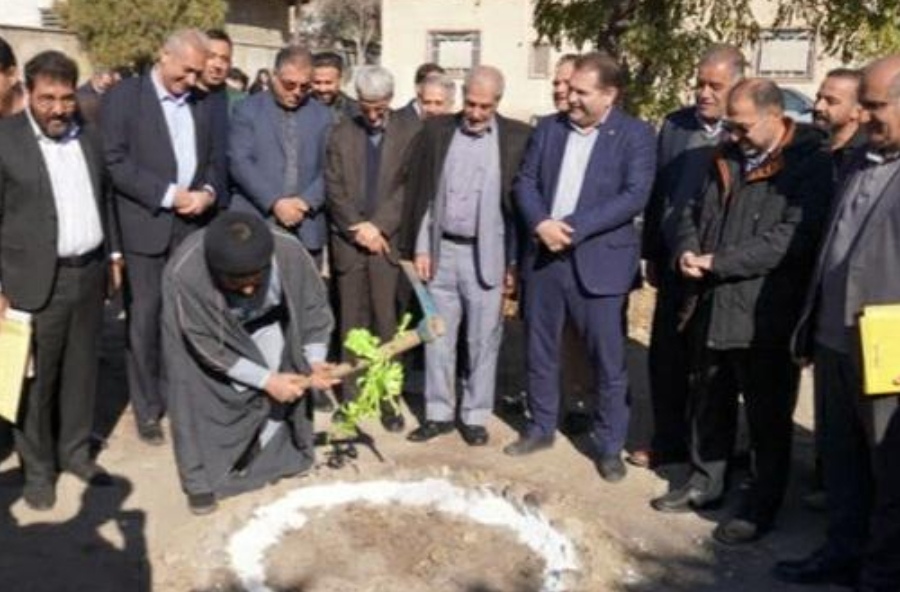 کلنگ زنی مدرسه «دانشمندان کوچک» در محمدشهر
