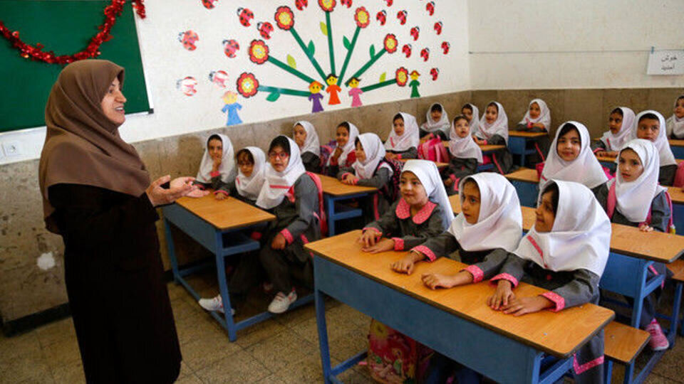حمایت از مدارس دولتی و بهبود کیفیت آموزش، اولویتی اساسی است