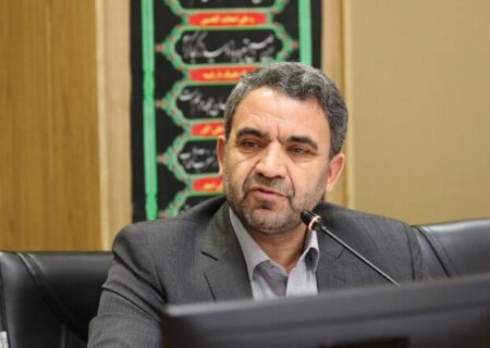 توجه به دستمزد معلمان نباید موجب بی توجهی به محتوای کتب درسی شود