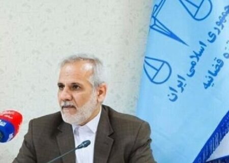 ارتباط ایرانیان با سرزمین مادری نباید قطع شود