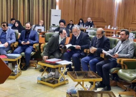 آغاز بررسی بودجه ۱۴۰۴ شهرداری تهران با حضور زاکانی در صحن علنی شورای شهر