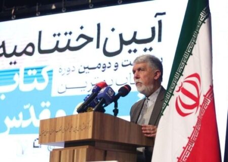 صالحی:کتاب‌های دفاع مقدس باید جهل زدایی کنند