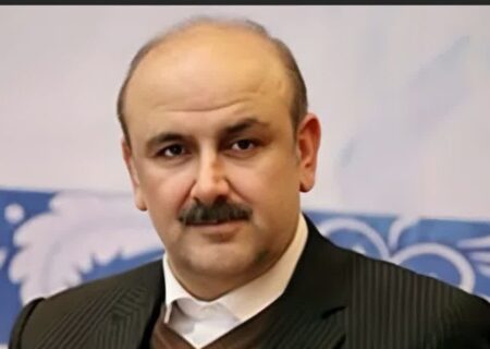 دکتر صفری به عنوان «مدیر تلاشگر شهرستان» معرفی و تجلیل شد