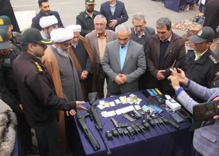 کشف 11 قبضه سلاح جنگی در شهرستان ساوجبلاغ