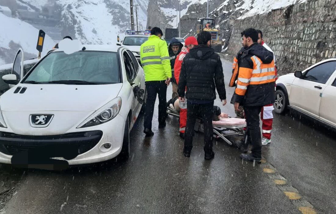 ریزش سنگ در جاده کرج چالوس منجر به فوت یک نفر شد