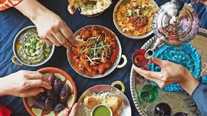 «درهم‌خوری» و «پرخوری» در سحر و افطار؛ ممنوع