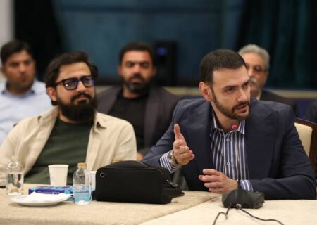با تلویزیون همکاری می‌کنم اگر نقش‌هایی را بازی کنم که مردمم دوست دارند