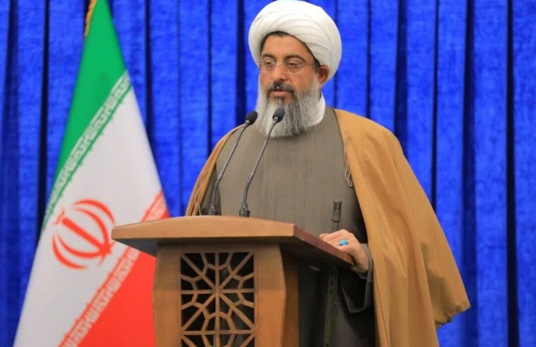 امام جمعه ساوجبلاغ: هماهنگی کم‌نظیر بین دیپلماسی و میدان، سایه تهدید را برداشته و منافع کشور را تامین می‌کند