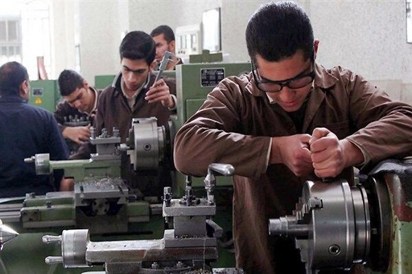 ارائه همزمان رشتههای فنی و حرفهای و کاردانش در هنرستانها
