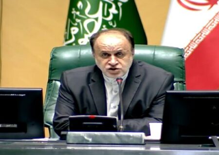 حاجی‌بابایی: دولت در تغییر ساعت مدارس تجدیدنظر کند