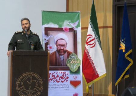 همایش بزرگداشت هفته عقیدتی سیاسی و روز معلم در ناحیه امام حسین (ع) برگزار شد