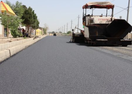 ادامه عملیات آسفالت کمربندی خدایارخان در محدوده بلوار شورا