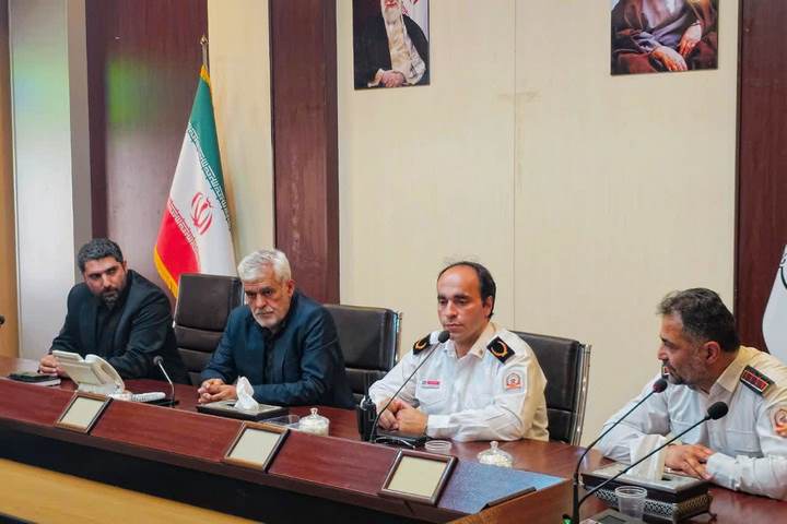نشست مشترک بازنشستگان و داوطلبان آتشنشانی قزوین