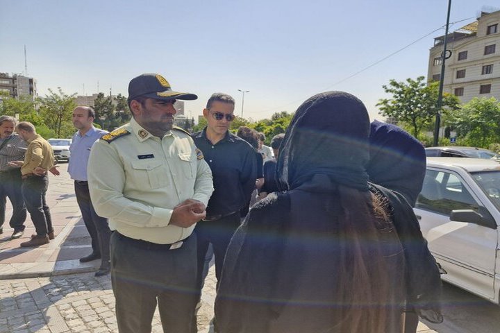 عاملین سرقت خشن از دختر جوان در شهرک غرب دستگیر شدند