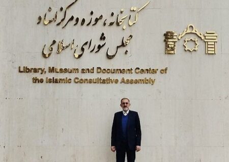 بسیاری از نسخ خطی احیا نشده‌اند؛ مواجهه با ناملایمات با نگرش خیامی