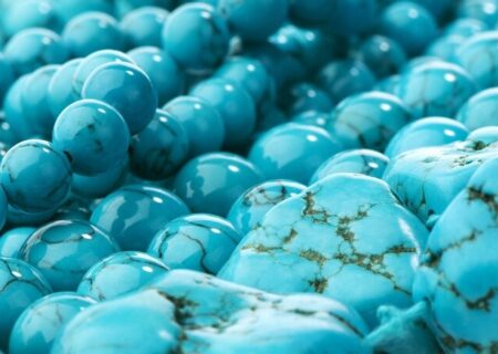 فیروزه در فرهنگ و ادب فارسی، ماجرای کمک رستم به بیژن با نگین فیروزه‌اش