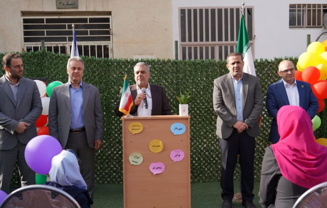نواخته شدن زنگ آغاز سال تحصیلی با طنین مهر، مقاومت و ایثار در مدرسه دخترانه سما ۴ واحد کرج
