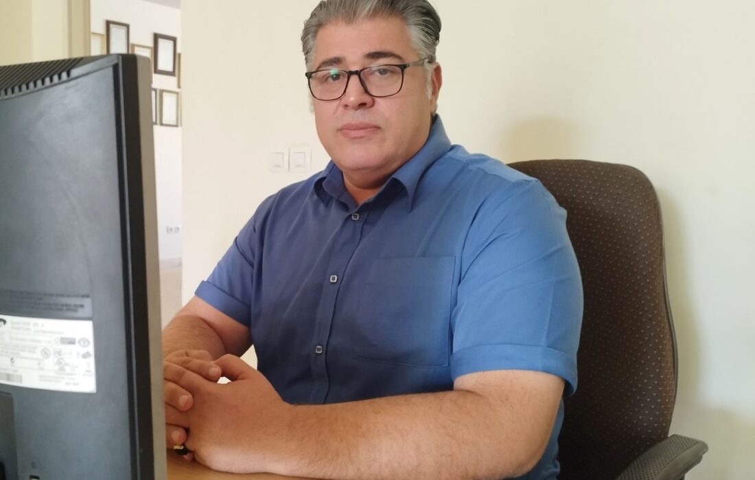 مشق پشت میز گرانی