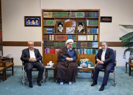 عراقچی به دیدار نماینده ولی فقیه در آذربایجان شرقی رفت