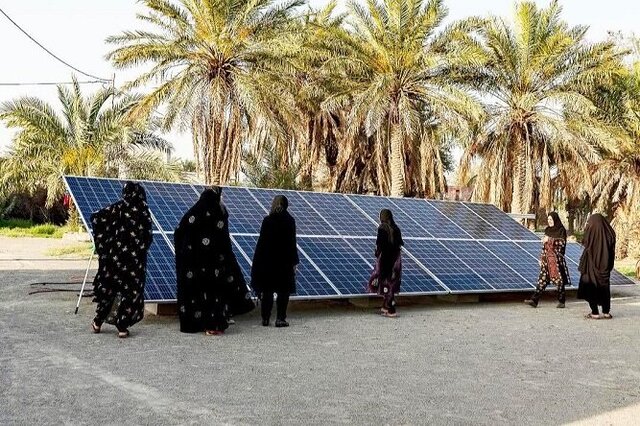 اجرای طرح نصب پنلهای خورشیدی در روستاهای شهرستان زاهدان