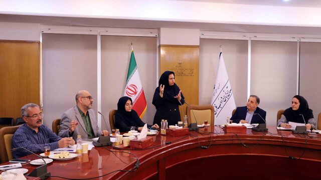 بررسی تشکیل کارگروه واژهگزینی برای زبان اشاره ایرانی